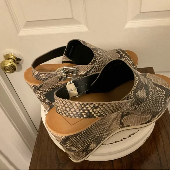 NWOT Python Dolce Vita Platform peep toe sling back. - Picture 4 of 7